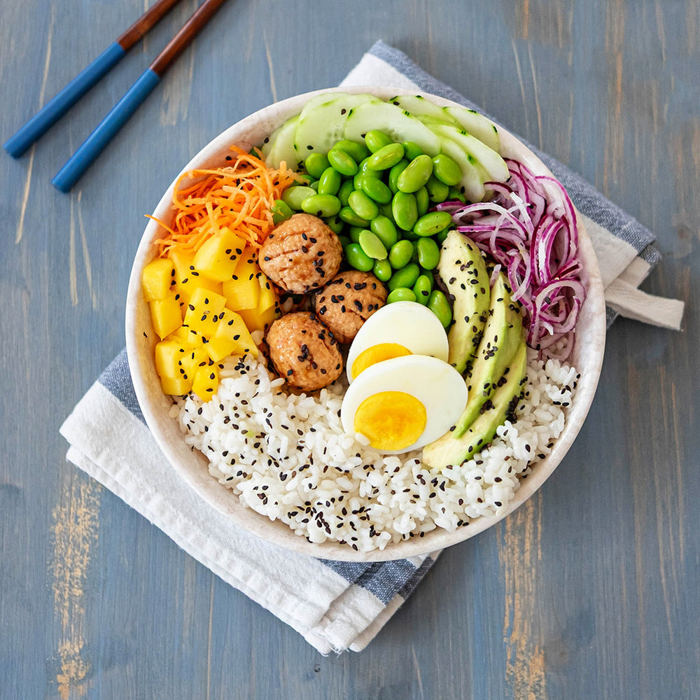 Poke bowl con polpette di pesce