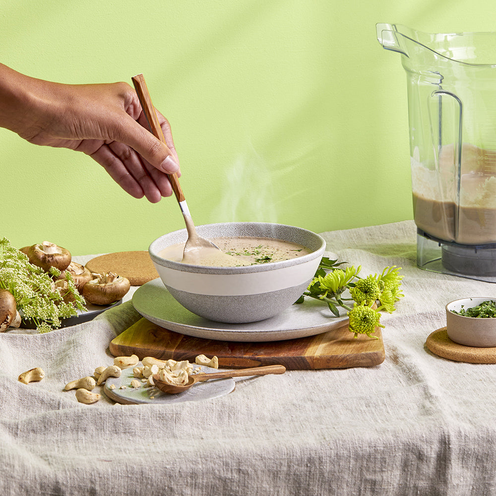 Pilzcremesuppe mit Cashewkernen