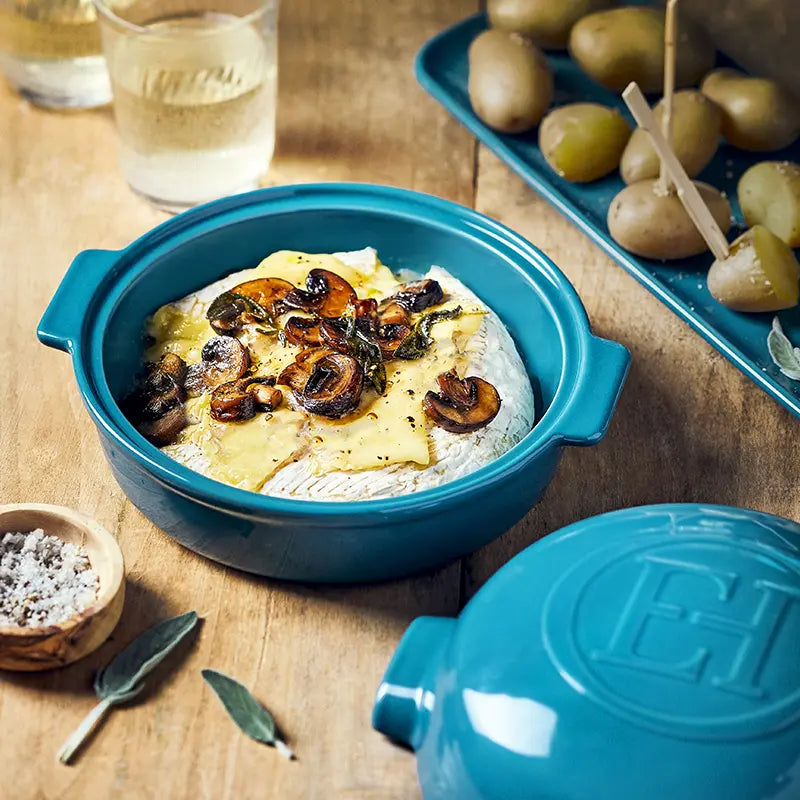 Camembert mit Champignons und Weißwein