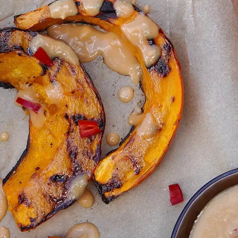 Zucca grigliata con salsa cremosa alle arachidi