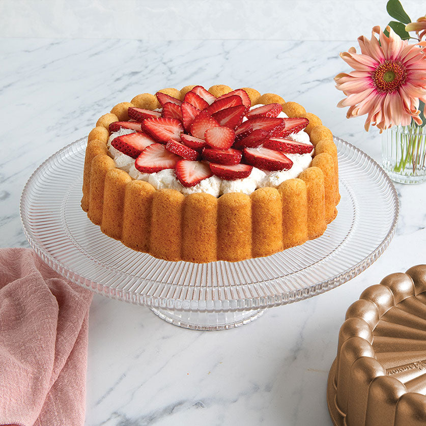 Zitronen-Ricotta-Kuchen mit Schlagsahne